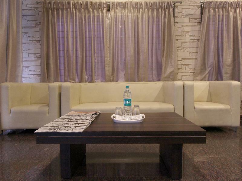Capital O 70534 Habitat Suites And Rooms Bangalore Exteriör bild