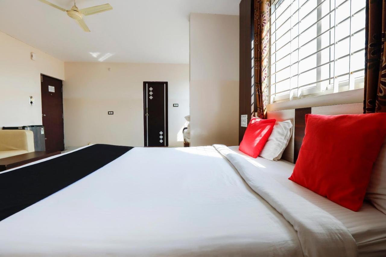 Capital O 70534 Habitat Suites And Rooms Bangalore Exteriör bild